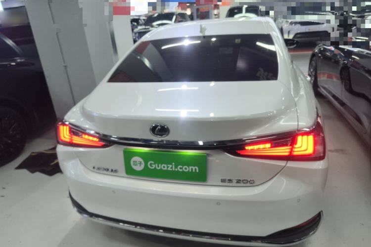 Used Lexus ES 2022 200 Excellence Edition
