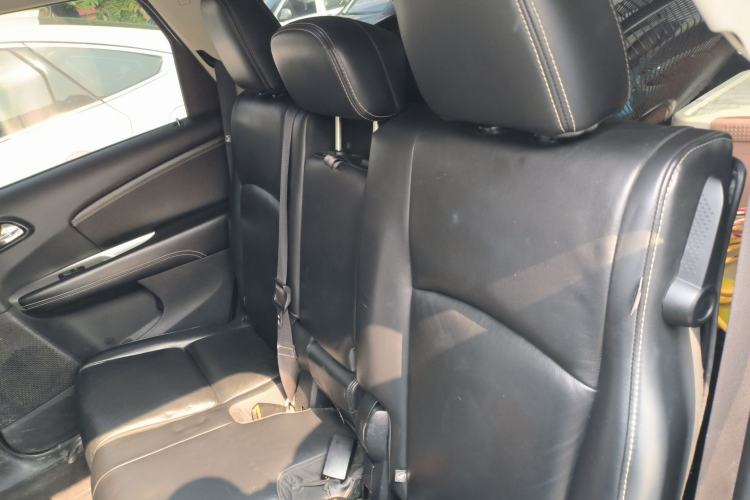 Used Dodge Journey 2013 2.4L Two-Wheel Drive Luxury Version