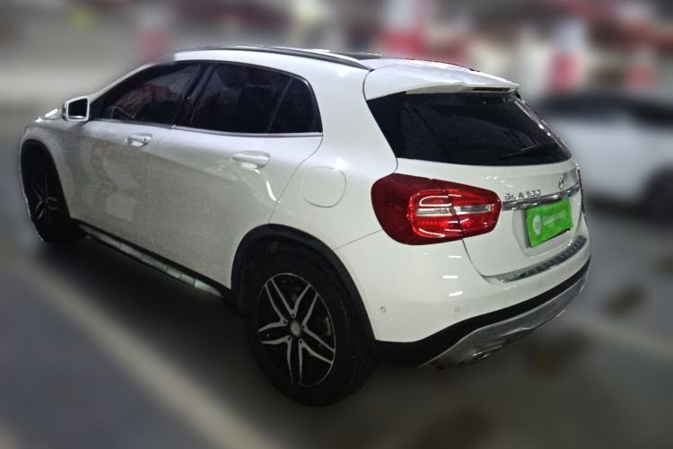 Used Mercedes-Benz GLA 2015 GLA 200 Fashion Model Rear Left 45 Deg