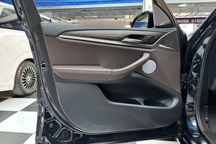 Used BMW X3 2022 Second Facelift xDrive30i Leading Edition M Night Sky Package
