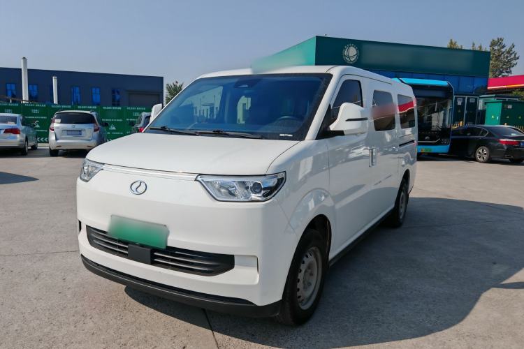 Used Ruichi EC75 2025 Model Passenger Vehicle Smart Driving Ultra-Charging Edition, Pioneer Type I, 52.16 kWh