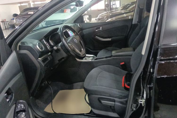 Used Venucia T70 2016 2.0L CVT Smart Choice Edition
