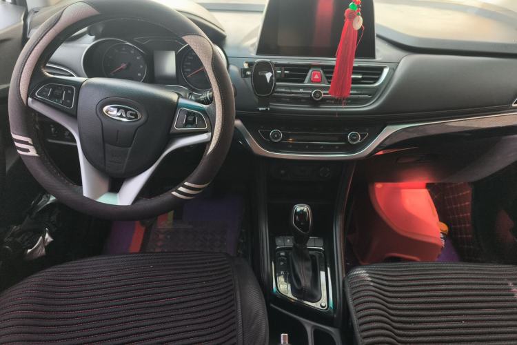 Used JAC Group Refine S3 2018 Custom Edition 1.6L CVT Luxury Smart Model Center Console