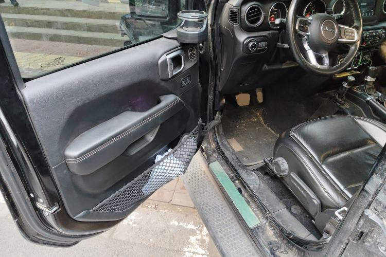 Used Jeep Wrangler 2019 2.0T Sahara Four-Door Version China VI Emission Standard