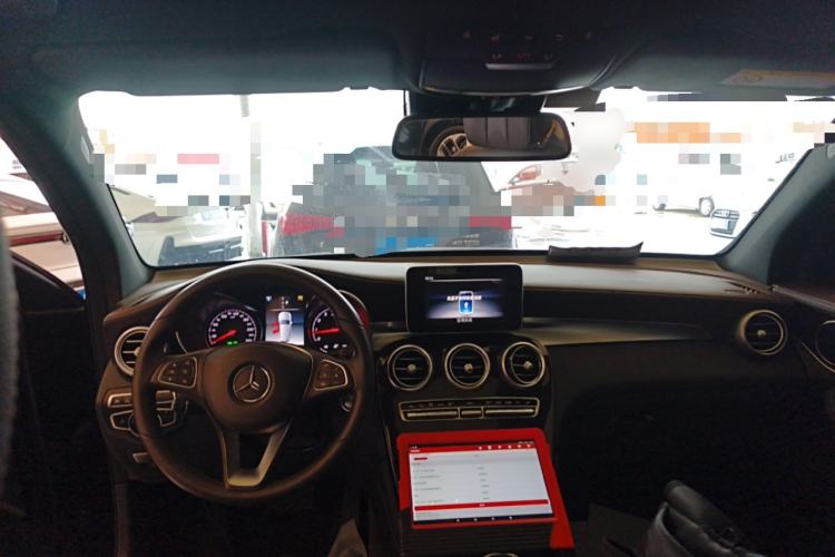 Used Mercedes-Benz GLC 2018 Facelift GLC 260 4MATIC Luxury Edition Center Console