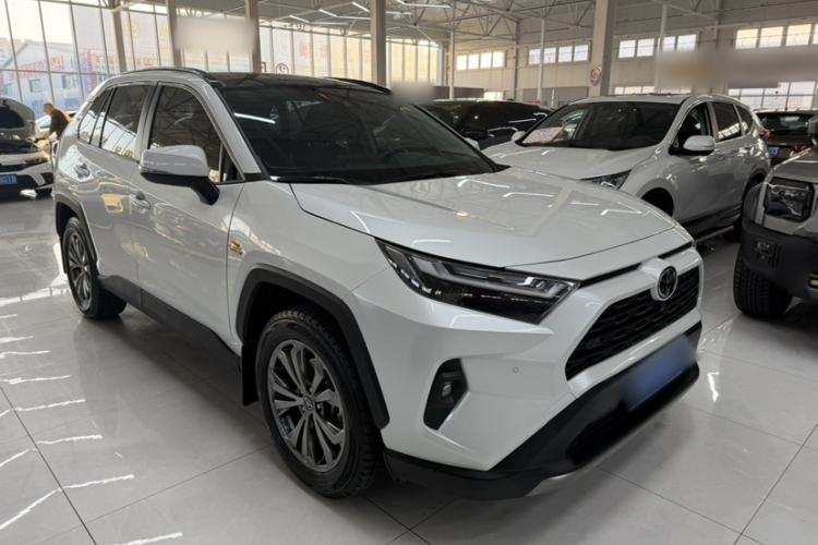 Used Toyota RAV4 2023 2.0L CVT Two-Wheel Drive 20th Anniversary Platinum Edition
