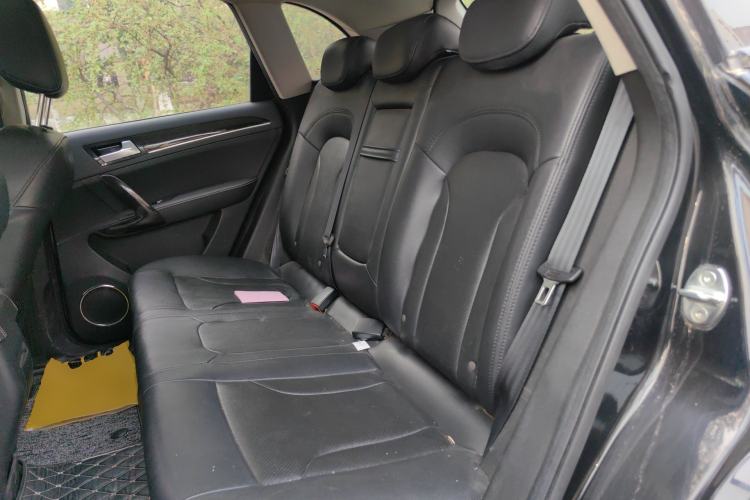 Used Zotye T600 2015 2.0T DCT Prestige Edition Left Rear Seat