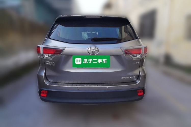 Used Toyota Highlander 2017 2.0T Four-Wheel Drive Luxury Edition 7 Seats Rear