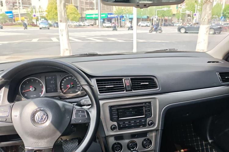 Used Volkswagen Lavida 2013 Revised Version 1.6L Automatic Luxury Edition
