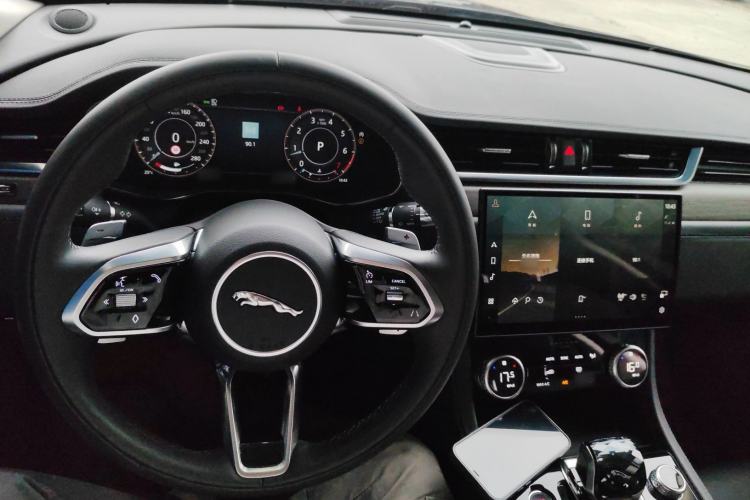 Used Jaguar XFL 2021 XFL 2.0T P200 Two-Wheel-Drive Elite Luxury Edition Center Console