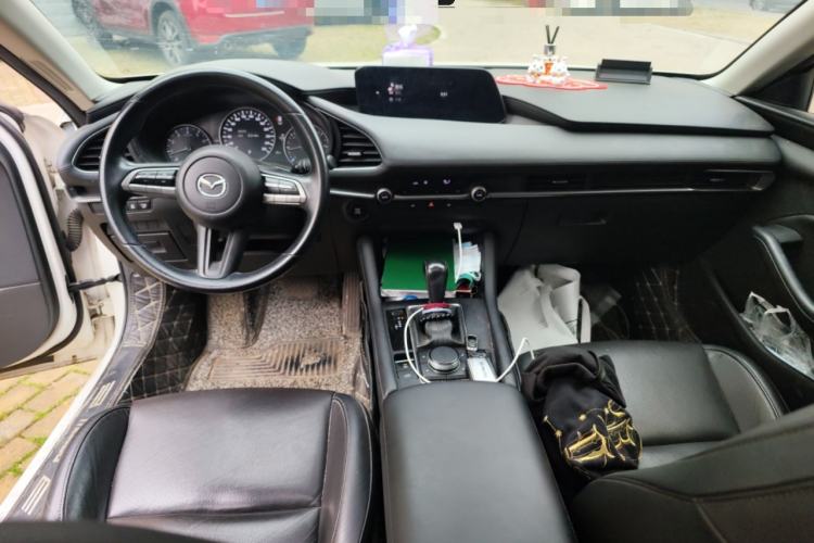 Used Mazda 3 Axela 2020 1.5L Automatic Luxury Version