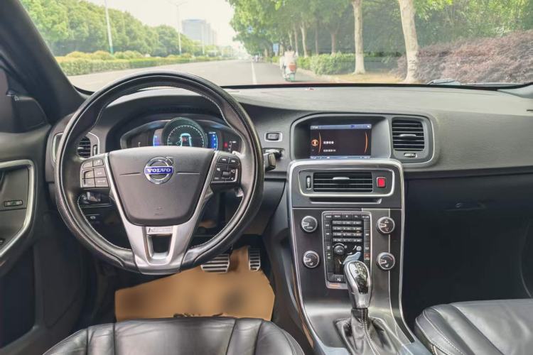 Used Volvo S60 2014 Facelift T5 Personalized Sport Edition
