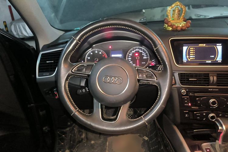 Used Audi Q5 2018 Collector's Edition 40 TFSI Ambition Model
