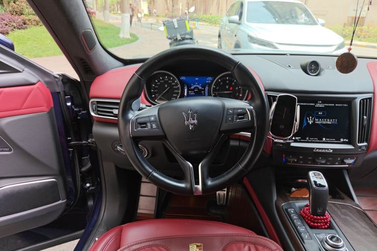 Used Maserati Levante 2020 3.0T Standard Edition Steering Wheel