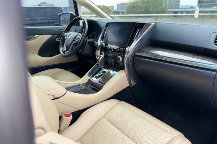 Used Toyota Vellfire 2021 Crown Dual-Engine 2.5L HV Supreme Edition Interior 5