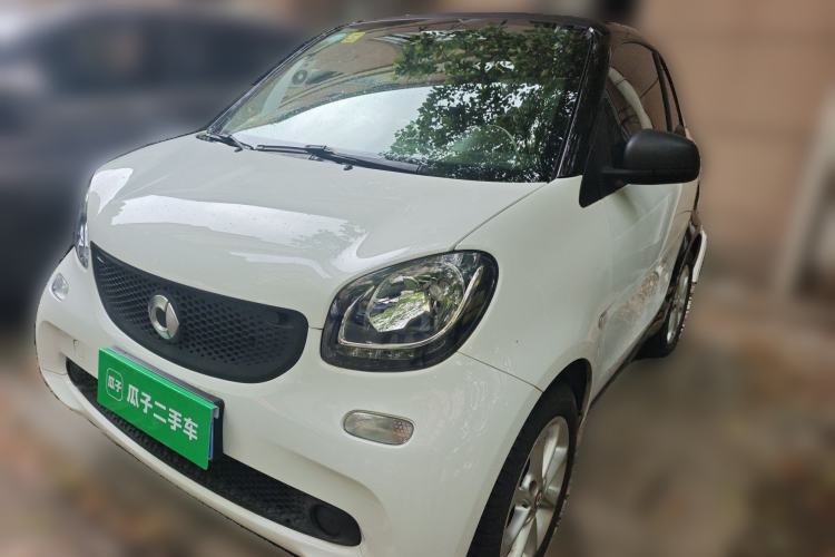 Used smart fortwo 2015 1.0L 52 kW hardtop Dynamic version