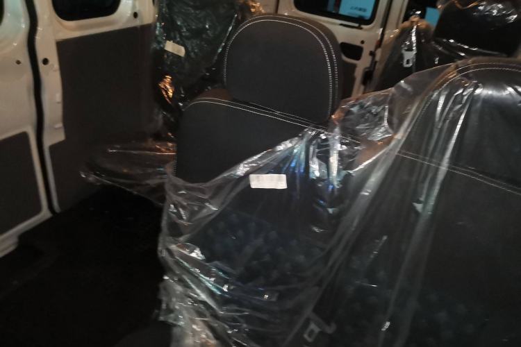 Used SAIC MAXUS Xintu V80 2024 Facelift Aoyuntong 6MT Long Wheelbase Mid-Top Version 147 Ps 6/7/8/9-Seater