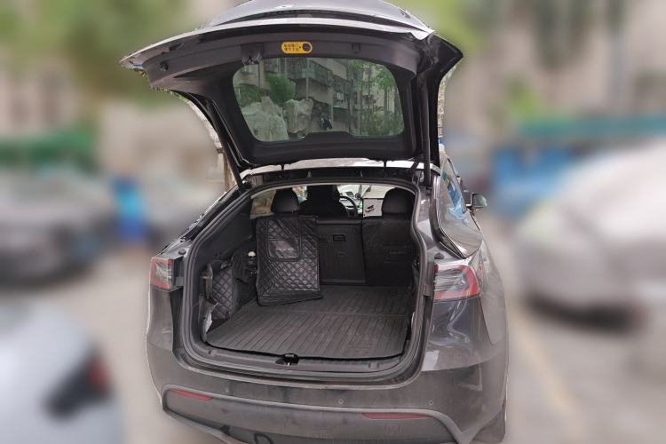 Used Tesla Model Y 2022 Rear-Wheel-Drive Version Trunk