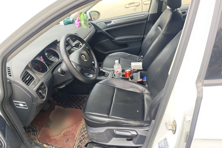 Used Volkswagen Golf 2016 1.6L Automatic Fashion Model
