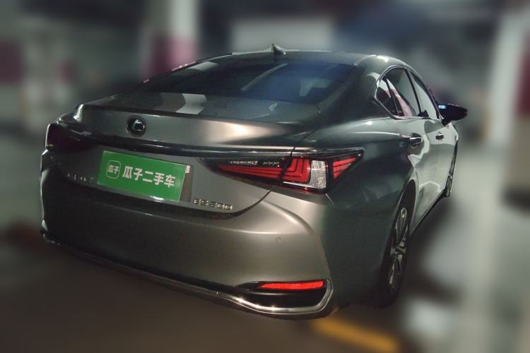 Used Lexus ES 2023 200 Excellence Edition Rear Right 45 Deg