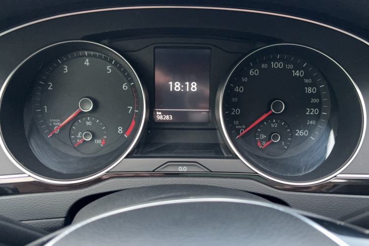 Used Volkswagen Magotan 2017 330TSI DSG Luxury Model Instrument Cluster