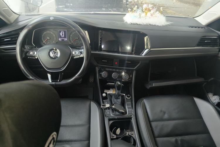 Used Volkswagen Sagitar 2019 280TSI DSG Comfort Version China VI Standard Center Console
