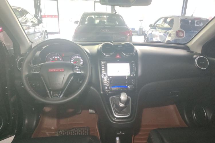 Used Haval H6 2013 Upgraded Model 1.5T Manual Two-Wheel Drive Elite Version
