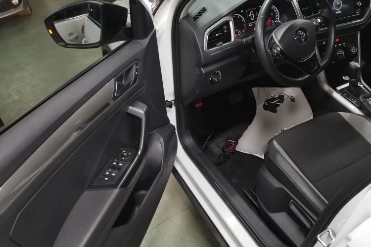 Used Volkswagen T-ROC 2018 280TSI DSG Two-Wheel Drive Advanced Version China V Emission Standard