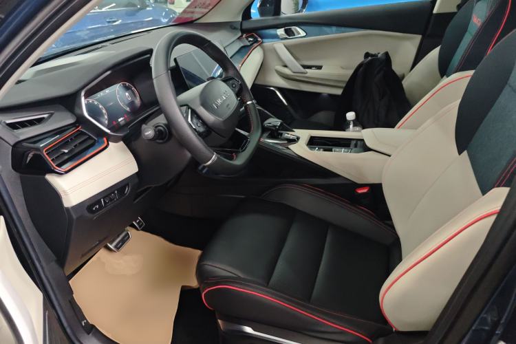 Used Lynk & Co 06 2021 1.5T Shero Pink Special Edition Left Front Seat