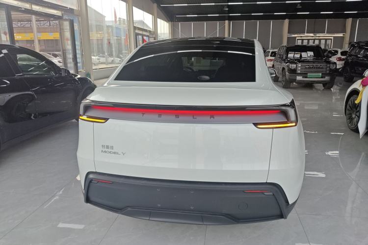 Used Tesla Model Y 2026 Rear-Drive Model
