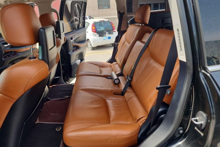 Used Lexus LX 2013 570
