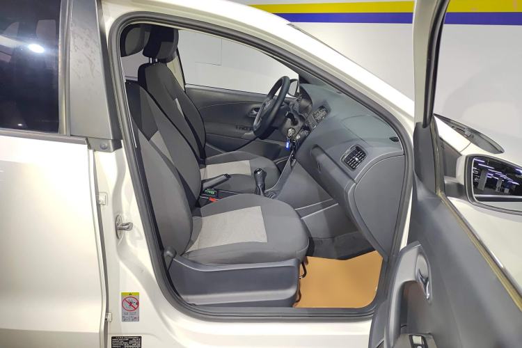 Used Volkswagen Polo 2016 1.4L Manual Fashion Model