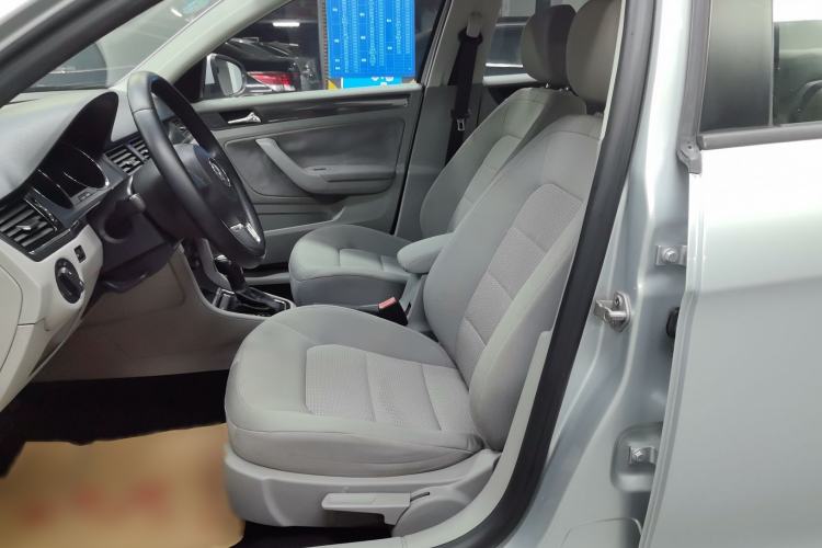 Used Volkswagen Bora 2014 1.6L Automatic Fashion Model Interior 1