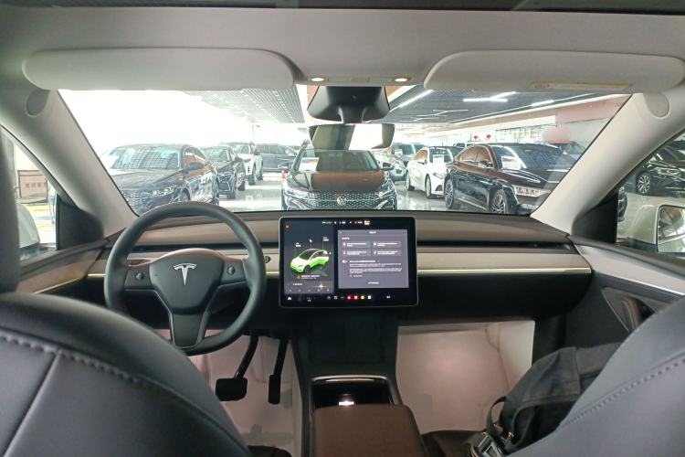 Used Tesla Model Y 2024 Long-Range All-Wheel-Drive Version Center Console