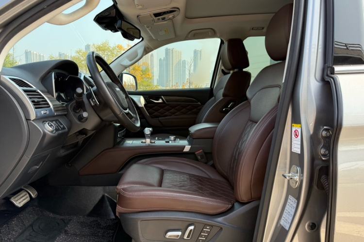 Used Haval H9 2020 2.0T Gasoline 4WD Premium Edition 5 Seats Interior 2