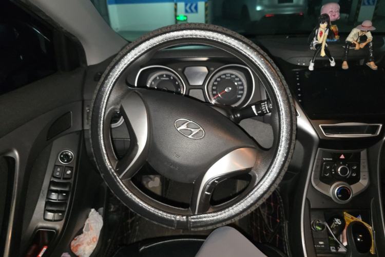 Used Hyundai Elantra (5th Generation / Langdong) 2016 1.6L Automatic Smart Version
