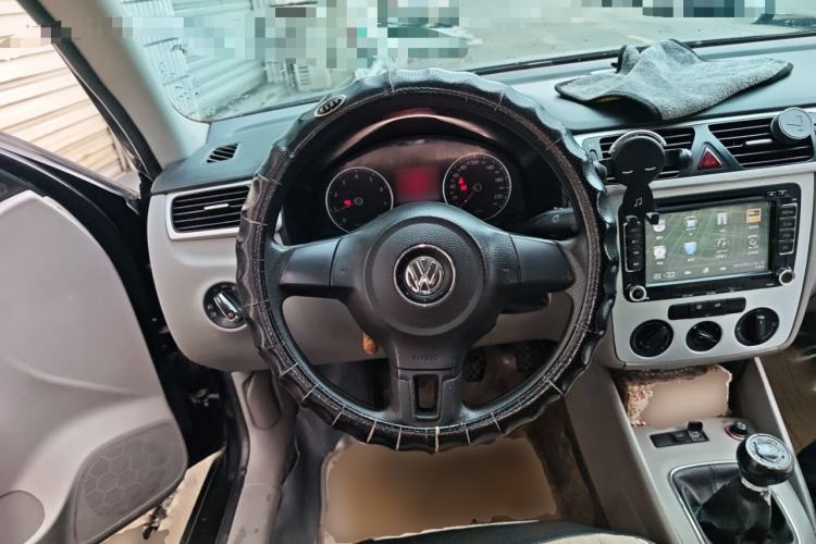 Used Volkswagen Bora 2011 1.6L Manual Fashion Edition
