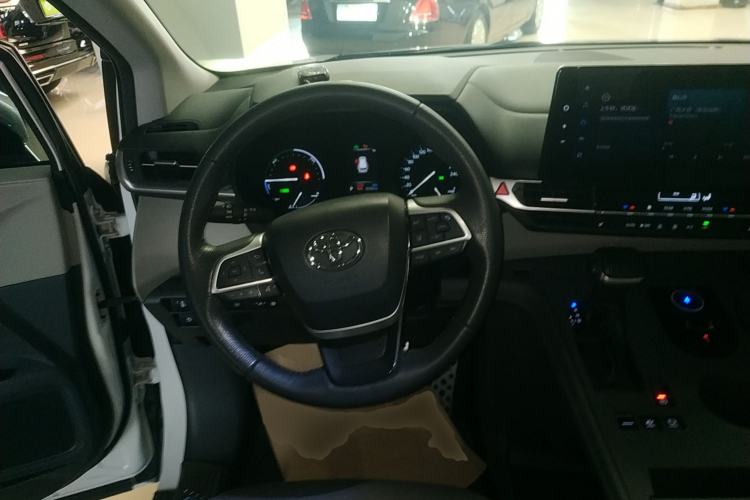 Used Toyota Granvia 2023 2.5L Hybrid Prestige PLUS Edition
