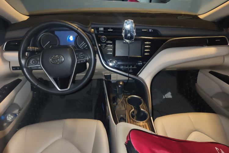 Used Toyota Camry 2018 2.0G Luxury Edition