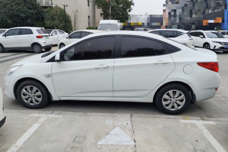 Used Hyundai Verna (older generation) 2013 Sedan 1.4L Automatic Standard GL Model
