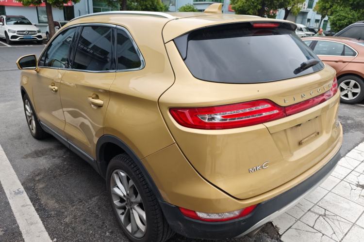 Used Lincoln MKC 2014 2.0T Two-Wheel-Drive Luxury Edition Rear Left 45 Deg