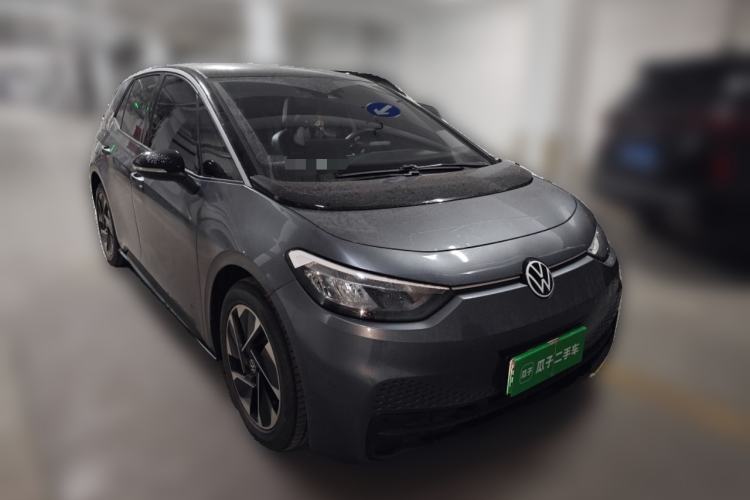 Used Volkswagen ID.3 2024 Outstanding Edition Front Right 45 Deg