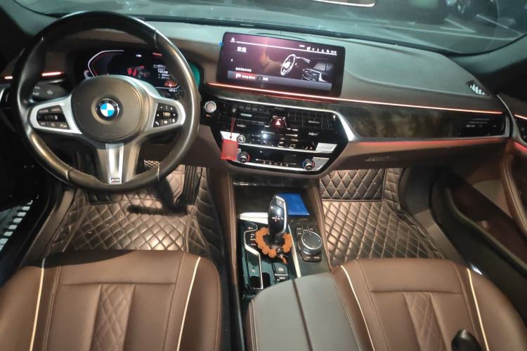 Used BMW 5 Series 2022 Restyled 525Li M Sport Package Center Console