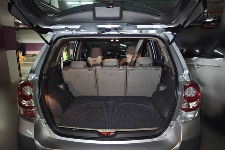 Used Toyota Verso 2014 Starlight 180E CVT Elite Edition Trunk