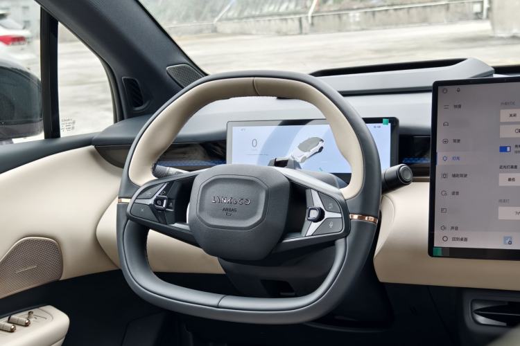 Used Lynk & Co Z20 2025 530 km Range Rear-Wheel Drive Max
