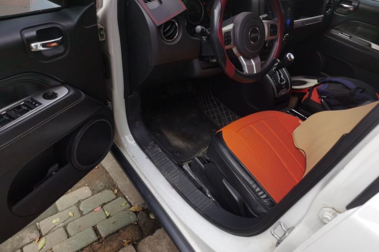 Used Jeep Compass 2014 2.4L four-wheel drive sport version Driver Seat