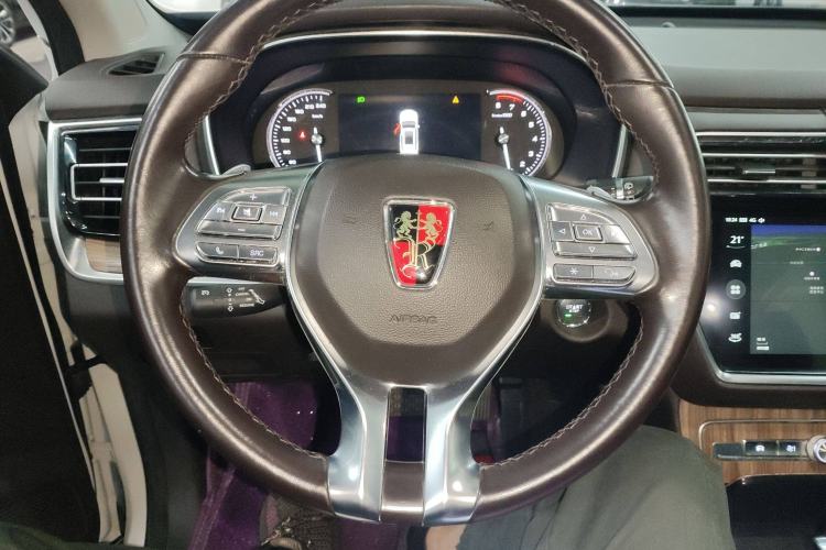 Used Roewe RX8 2018 30T Smart Connectivity Two-Wheel Drive Flagship Edition
