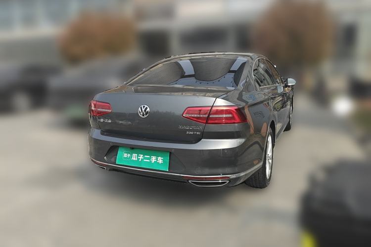 Used Volkswagen Magotan 2017 330TSI DSG Luxury Model Rear Right 45 Deg