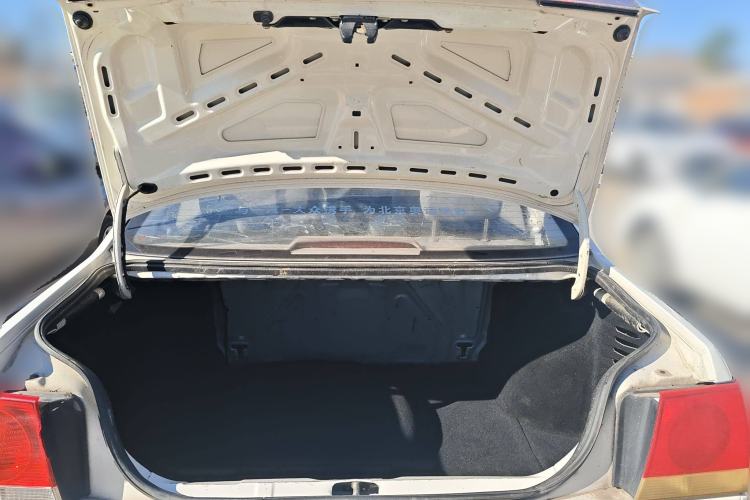 Used Volkswagen Jetta 2005 CIF Comfort Model Trunk