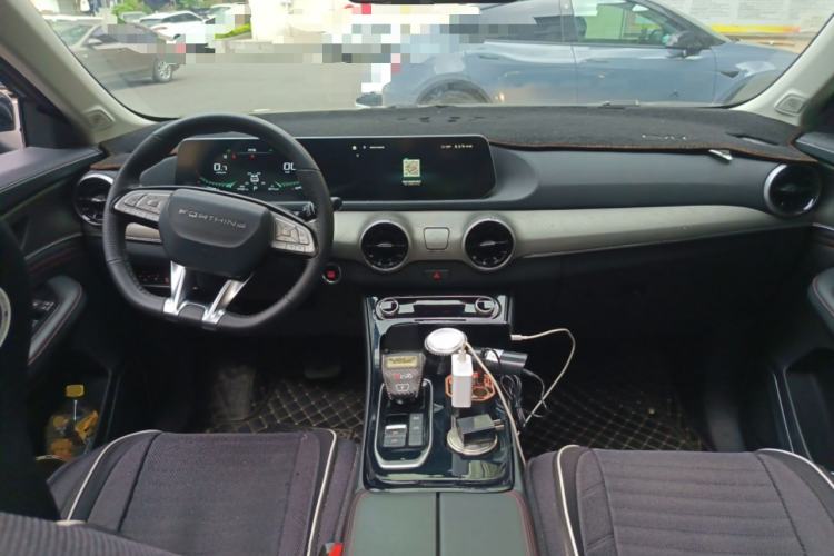 Used FORTHING T5 EVO 2021 1.5TD DCT Diamond Edition Center Console